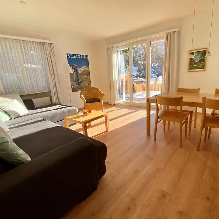 Casa Zundregn - Ein Bijou Mit Privater Terrasse Und E-mobility * 사보그닌